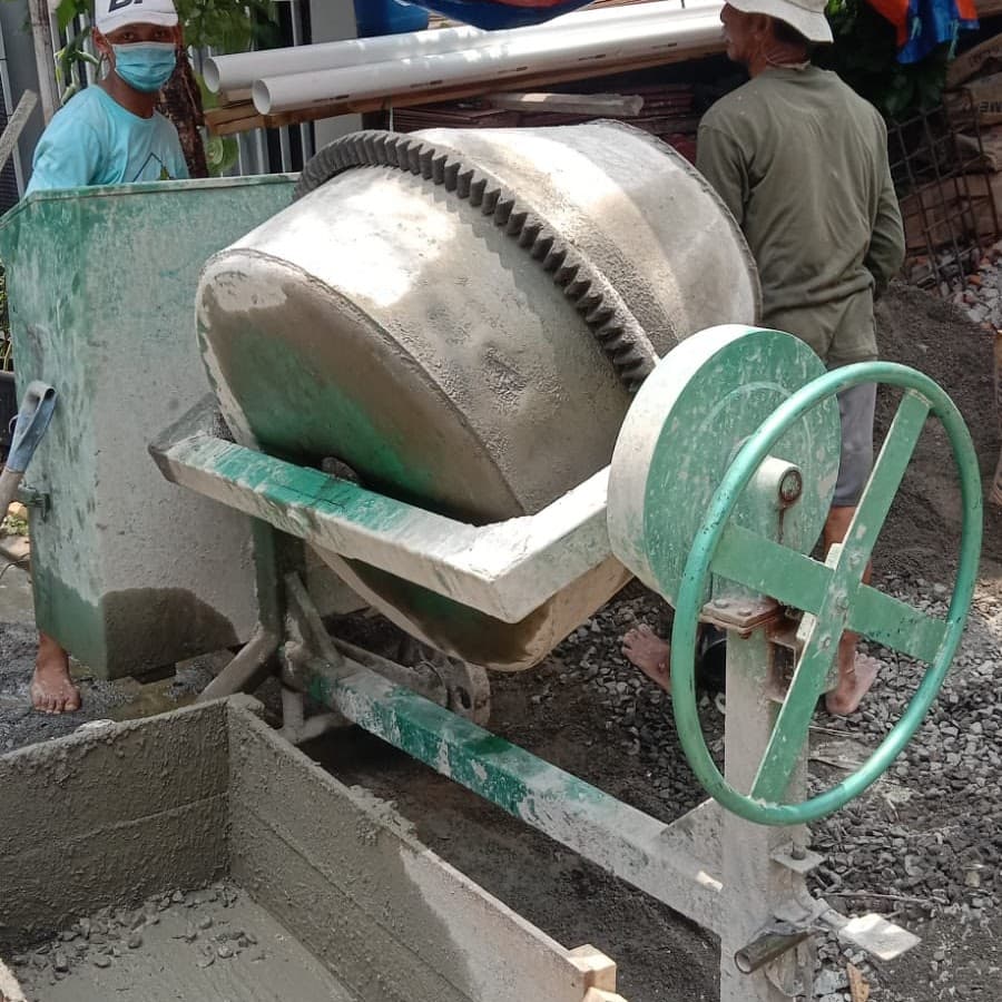 Concrete Mixer / Molen Beton 350 Liter